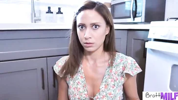 Ist es schlimm, eine Cousine zu ficken, die 20 Jahre älter ist als man?