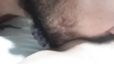Ed ecco come devi mangiare una bella, ricca figa