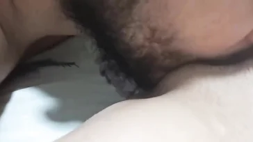 Ed ecco come devi mangiare una bella, ricca figa