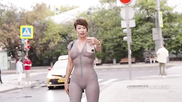 La figa di quella donna matura è incredibile per strada, che rigonfiamento!!