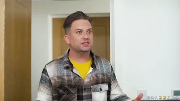 A loira não consegue enfiar aquele pau enorme na boca...!!