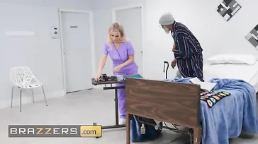 A enfermeira estava realmente ansiosa por uma boa foda interracial XXX