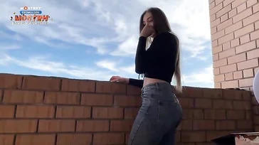 A mi prima le gusta que le clave la polla cada vez que viene a casa