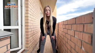 A mi prima le gusta que le clave la polla cada vez que viene a casa