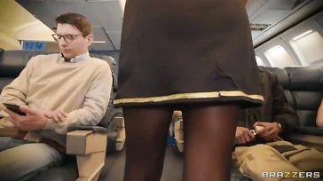Es scheint, dass diese Fluggesellschaft auch Sex in der Luft erlaubt.