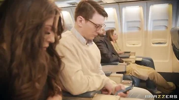 Es scheint, dass diese Fluggesellschaft auch Sex in der Luft erlaubt.