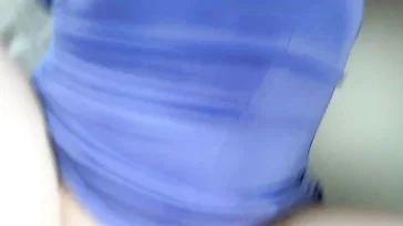 Wundervoller POV-Fick mit einem vollbusigen Mädchen mit Brille