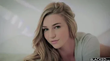 Die sexy Kendra Sunderland wird gleich von einem schönen schwarzen Schwanz genagelt ...!!