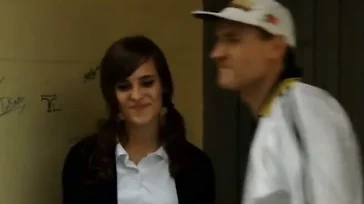 Ich treffe mich mit dem seltsamen Nachbarn, der mich ausspioniert, und lasse ihn meine Muschi lecken.