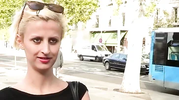 L'actrice espagnole Letizia Hilton (connue sous le nom d'Anaïs auprès du ministre) baise Jordi ENP