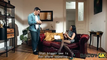 Mi pobre hijo no parece ser consciente de lo puta que es su novia