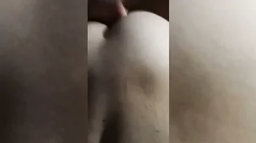 Video porno casero de pareja amateur grabando con el teléfono móvil