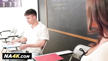 Die Lehrerin ist heiß und verführt die Schülerin mit ihrer leckeren Muschi..!!!