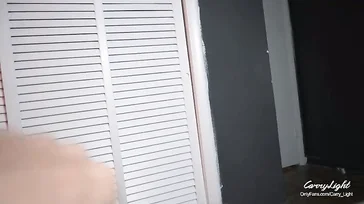 Ver el culo de mi hermanastra cuando se agacha me pone la polla durisima