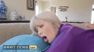 Assista por videochamada enquanto outro homem fode sua esposa...!!
