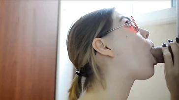 Nada como una buena mamada de polla para tener un buen dia :)