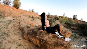 Largos paseos de senderismo que terminan con grandes folladas al aire libre