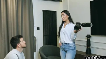 Nach dem Fotoshooting scheint der Fotograf einen harten Schwanz zu wollen.