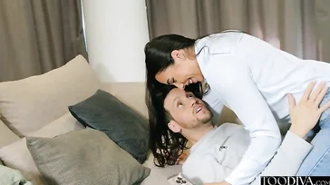 Nach dem Fotoshooting scheint der Fotograf einen harten Schwanz zu wollen.