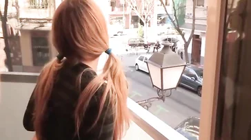 Stanca del fatto che il suo vicino di casa la spiasse... decide di incontrarlo!!