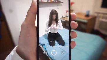 Pareja amateur italiana follando sin parar en el cuarto de la chica