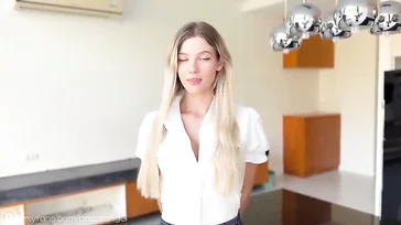 Sorprende a su novia mirando videos porno: está claro que quiere follar