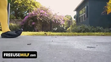 El elfo se folla a las dos tias buenas de la casa: vaya par de zorras