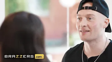 Ma signora, per favore non farmi questo, sono innamorato di sua figlia