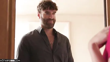 El vecino viene a casa a follarme con permiso de mi marido: qué puta soy !