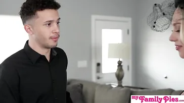 La guapa viuda se abre de piernas y se deja follar antes del entierro .. !!