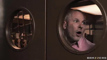 Menudo culo tiene la cocinera del restaurante ... y parece muy viciosa