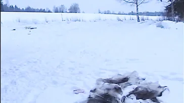 Fin de semana con dos amigos en la nieve: follando sin parar