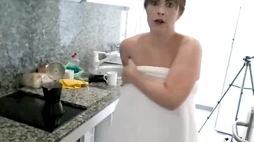 Madurita española de culo gordo recibe una buena follada xxx