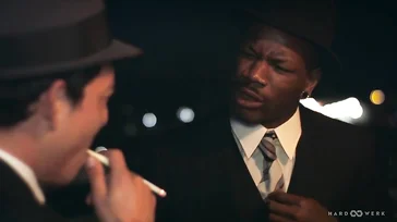 La guapa francesa Leyah Viola satisface a varios hombres a la vez