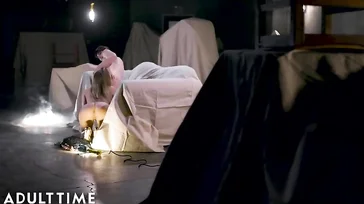 A hot night of sex between a kinky blonde and her transsexual lover