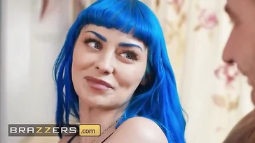 La alemana del pelo azul Jewelz Blu disfrutando del rabazo de Danny D
