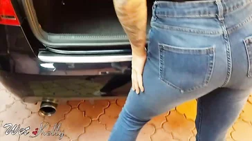 Le rebozo la polla por el culo a mi mujer antes de que se vaya a trabajar