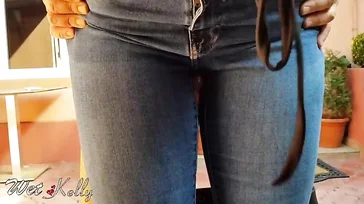 Le rebozo la polla por el culo a mi mujer antes de que se vaya a trabajar