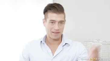 La mamma Cory Chase si scopa uno dei suoi figli, non ha rimedio..