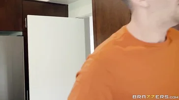 Was für einen Scheiß ich auf die Haushälterin gebe, eine Milf