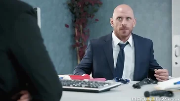 Dieses Vorstellungsgespräch endet mit einem brutalen Fick!