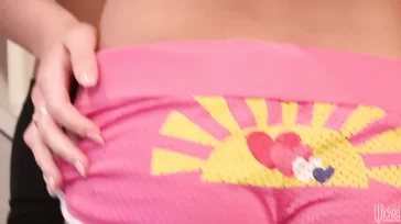 Carter Cruise disfruta y mucho con el coño de Asa Akira