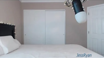 Webcammer JessRyan twerkt für uns vor ihrer Webcam, was für ein Arsch!