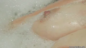 Porno casero de una madura que le encanta a cuatro patas