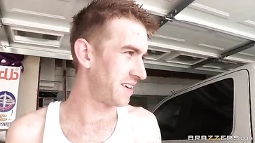 The lady goes to the workshop with the intention of fucking the mechanic.