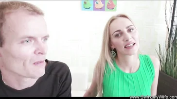 É claro que você não transa com ela assim, é por isso que você é um corno!