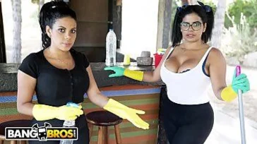 Las empleadas del hogar, dos buenas cerdas que me la chupan..