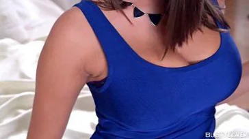 La prosperosa e sensuale Jane ha bisogno di una bella leccata di figa.