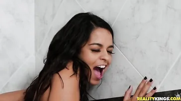 Nothing like enjoying your friend's pussy in the shower, uuuf!
