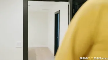 Um cara tarado espia sua sobrinha no chuveiro e isso acontece...